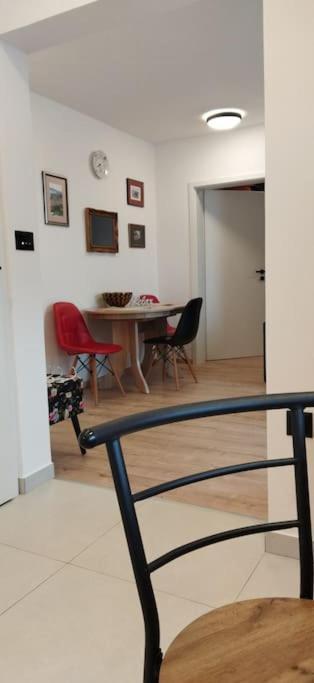 Cute Apartment Marla Art Close To Center PUY Eksteriør bilde